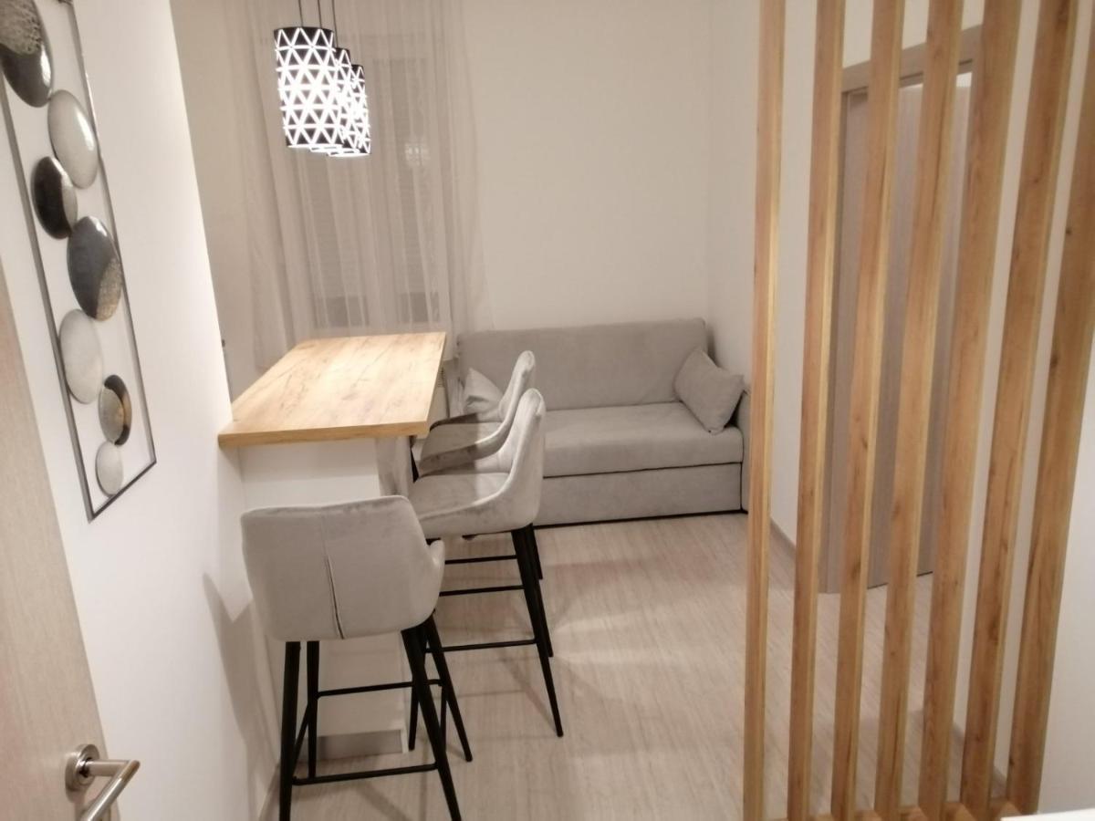 Evita Apartment Karlovac Exterior foto
